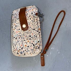 Cellphone holding wristlet